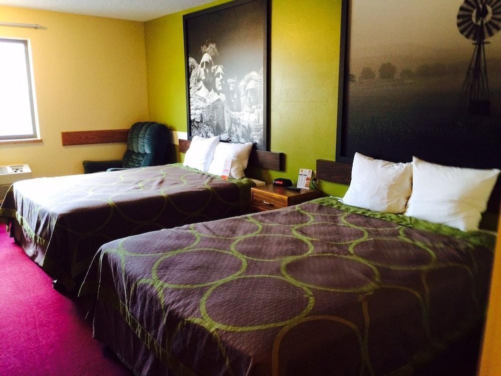 Super 8 By Wyndham Chadron Ne Hotel Ngoại thất bức ảnh