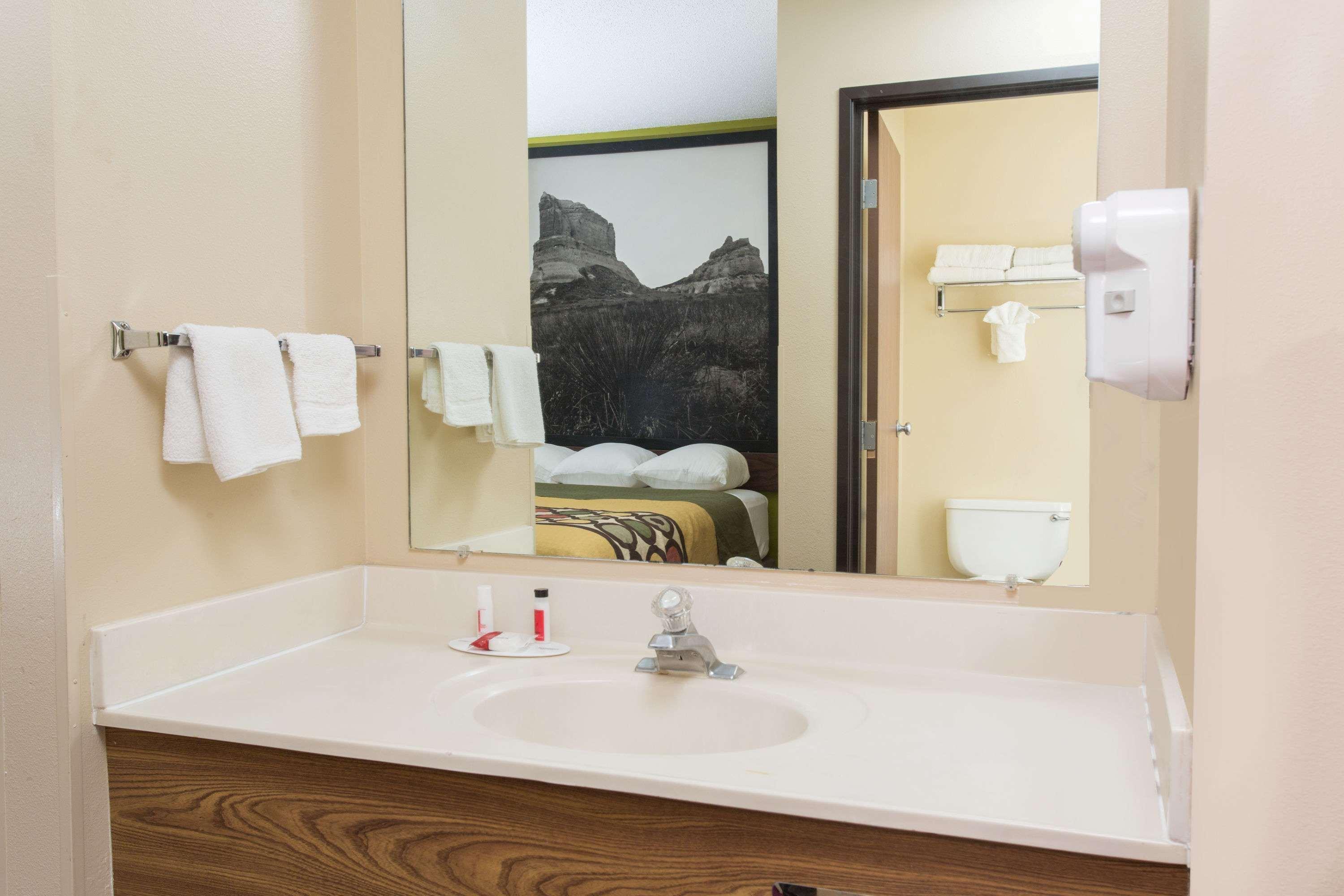 Super 8 By Wyndham Chadron Ne Hotel Ngoại thất bức ảnh