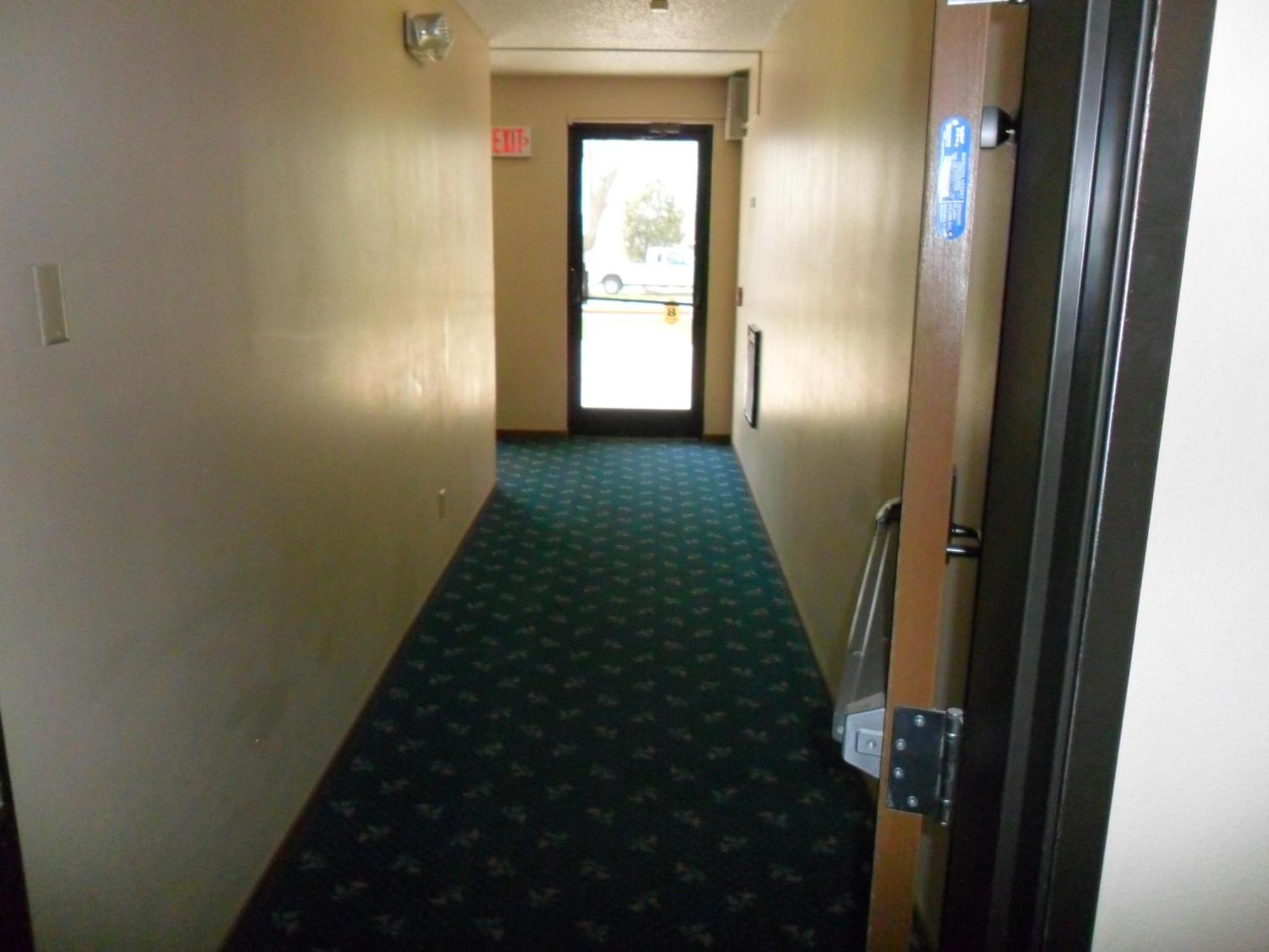 Super 8 By Wyndham Chadron Ne Hotel Ngoại thất bức ảnh