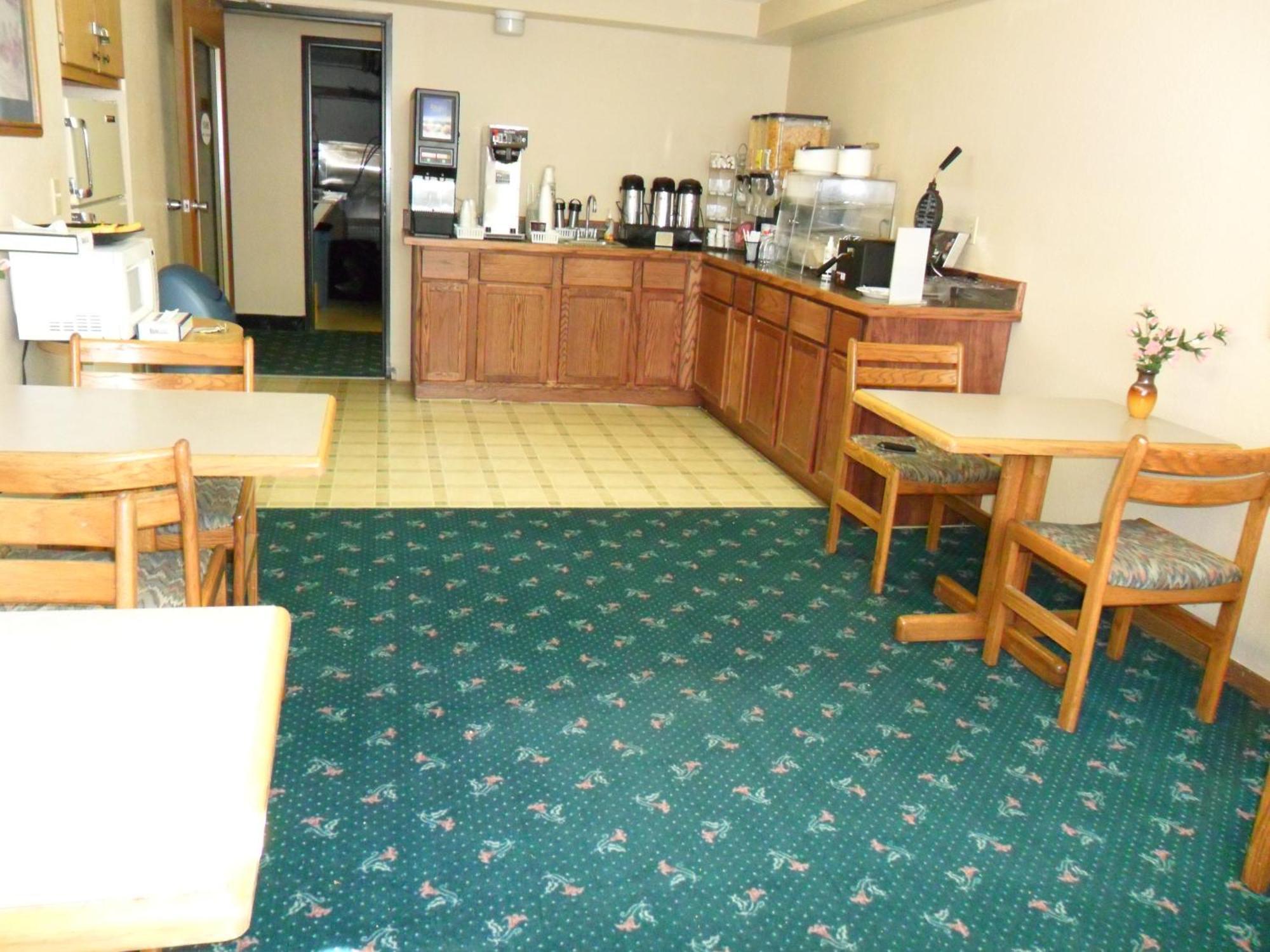 Super 8 By Wyndham Chadron Ne Hotel Ngoại thất bức ảnh
