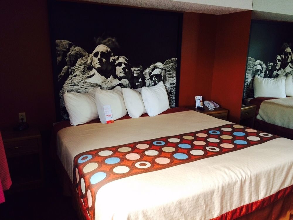 Super 8 By Wyndham Chadron Ne Hotel Ngoại thất bức ảnh