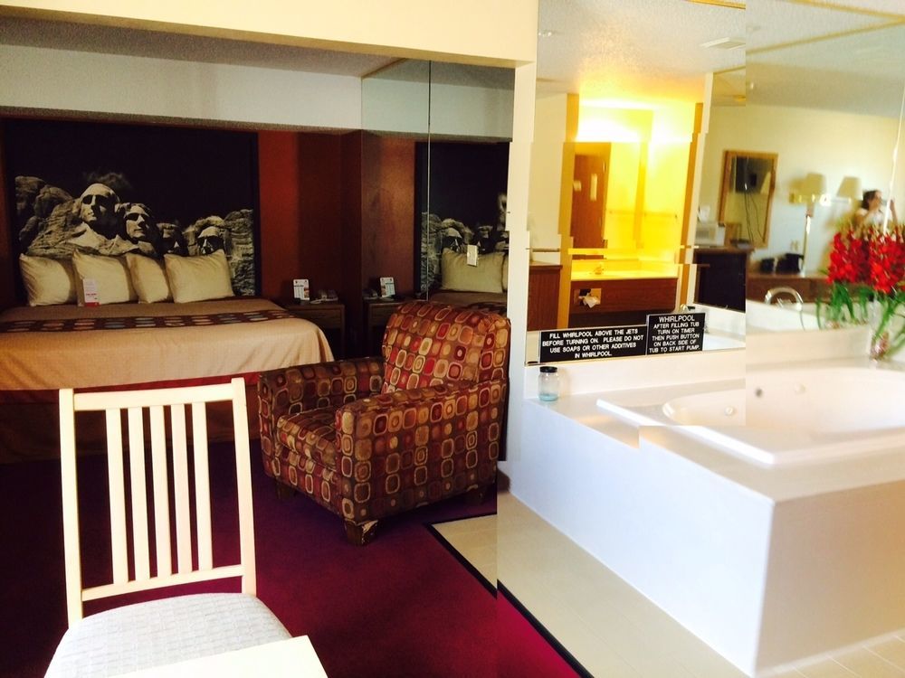Super 8 By Wyndham Chadron Ne Hotel Ngoại thất bức ảnh