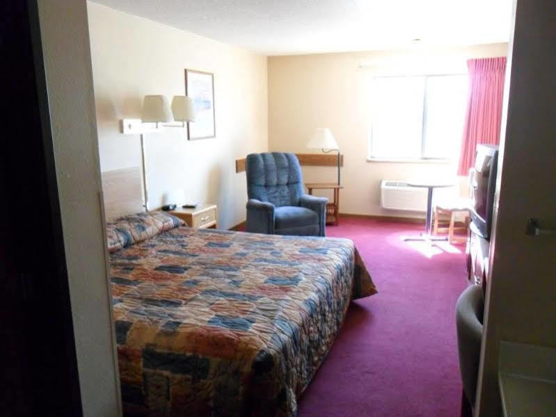 Super 8 By Wyndham Chadron Ne Hotel Ngoại thất bức ảnh