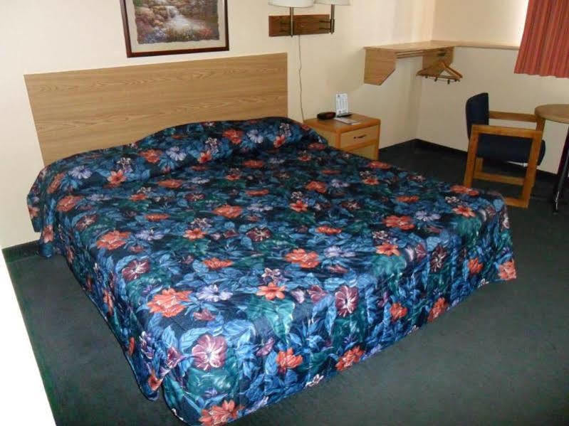 Super 8 By Wyndham Chadron Ne Hotel Ngoại thất bức ảnh